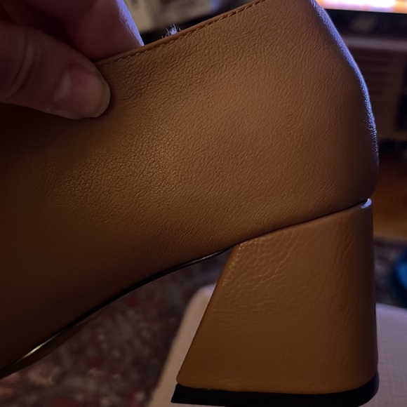 Tan shoes, immitation leather, decorative fur pom-poms - Picture 6 of 6